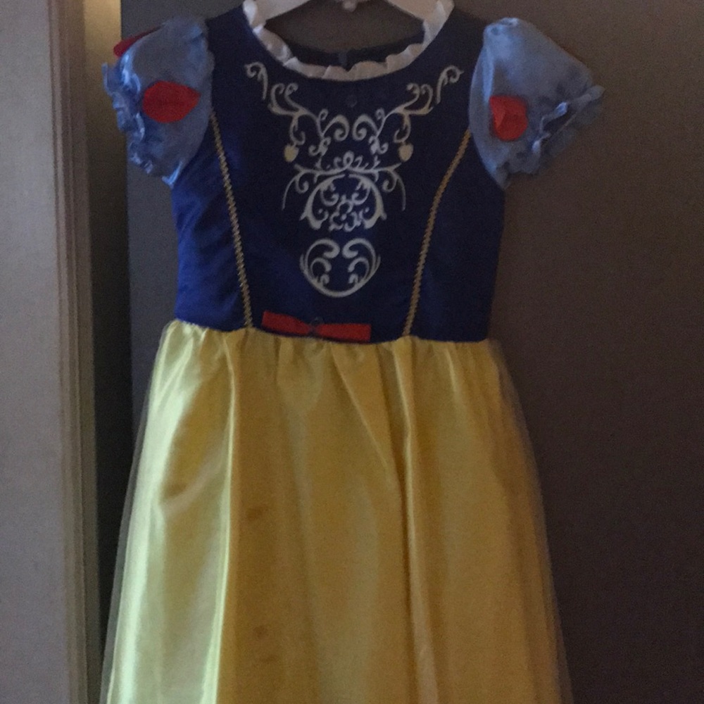 Dress Snow White